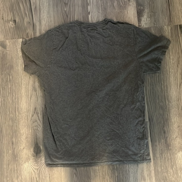 Levi’s Tee - Picture 4 of 4